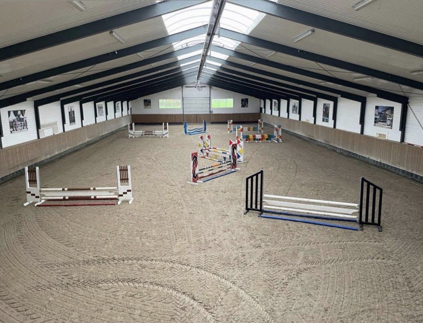Professional show jumping stable - Image 3